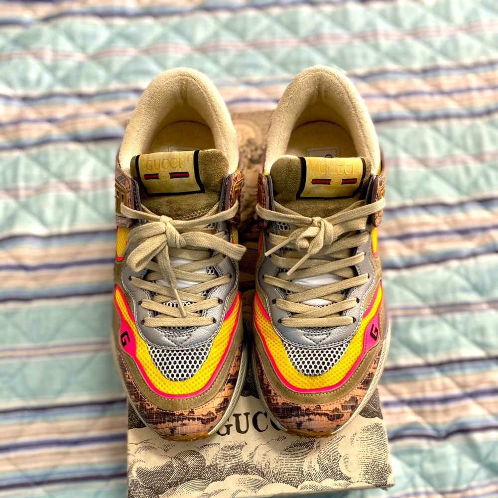 Women’s Gucci sneakers